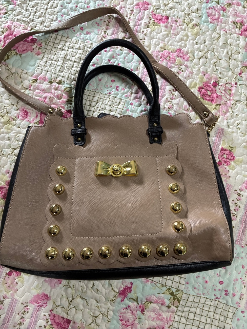 Betsy Johnson Scalloped Bow Accent Tote Bag in Taupe
